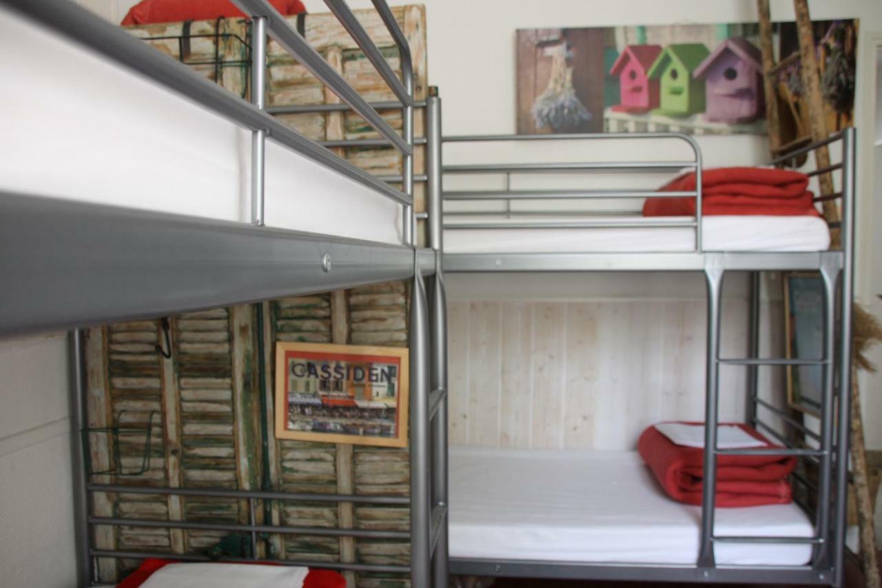 Хостел Au Petit Chez Soi Каси Экстерьер фото