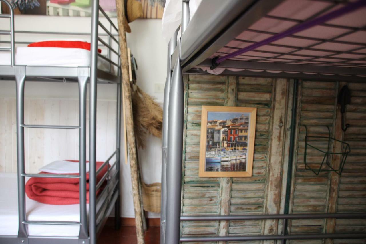 Хостел Au Petit Chez Soi Каси Экстерьер фото