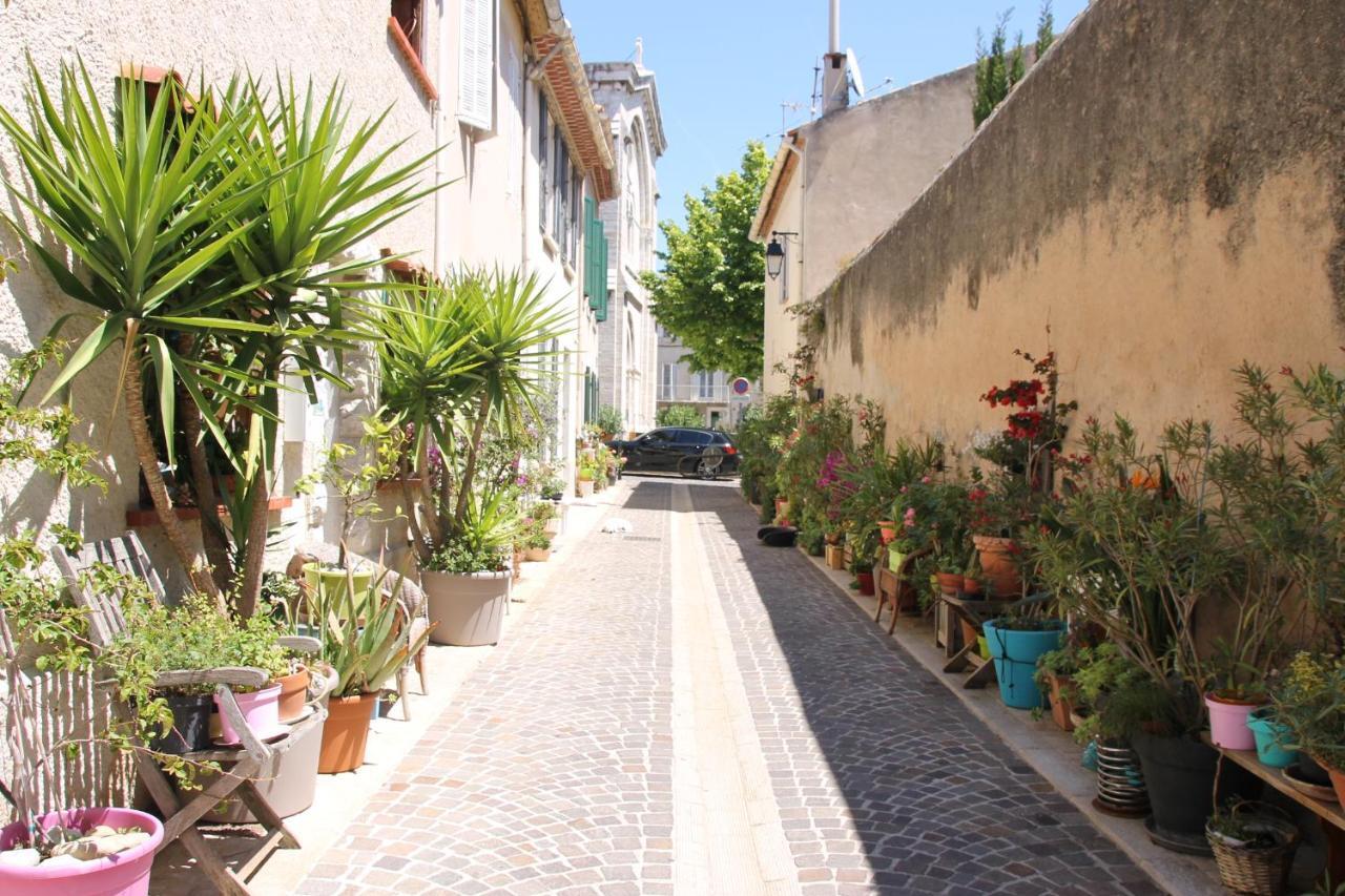 Хостел Au Petit Chez Soi Каси Экстерьер фото